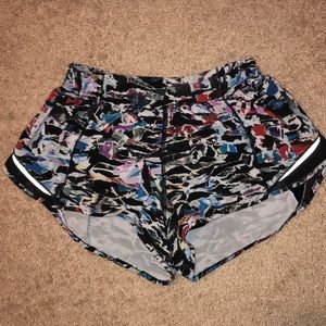 LULULEMON HOTTY HOT SHORTS - PRICE FIRM